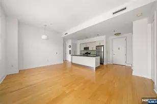 4 Beacon Way 1804, Jersey City, NJ 07304 - Photo 9