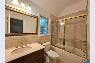 15 Cobblestone Way 15 #15, Tenafly, NJ 07670 - Photo 7