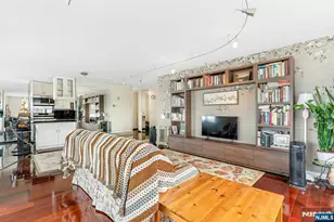 2000 Linwood Ave 16V, Fort Lee, NJ 07024 - Photo 11