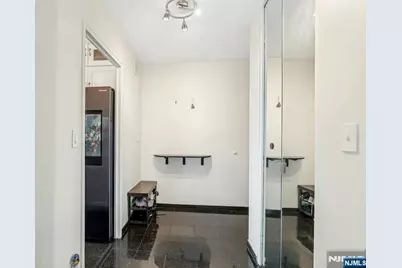 2000 Linwood Avenue 16V #16V, Fort Lee, NJ 07024 - Photo 23