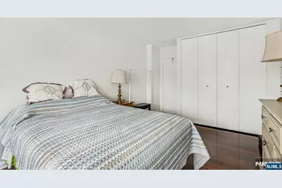 2000 Linwood Avenue 16V #16V, Fort Lee, NJ 07024 - Photo 19