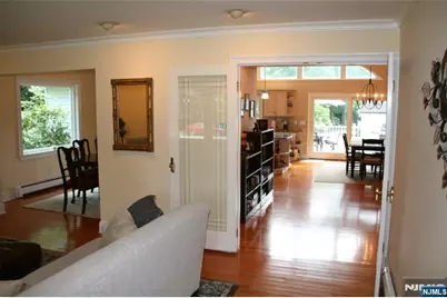 452 Glendale Road, Wyckoff Township, NJ 07481 - Photo 3