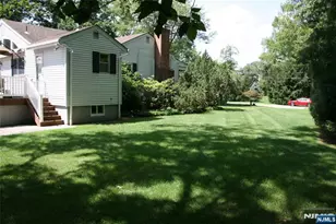 452 Glendale Rd, Wyckoff Township, NJ 07481 - Photo 17