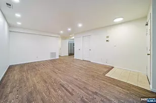 240 Village Circle Dr 1131, Fort Lee, NJ 07024 - Photo 5
