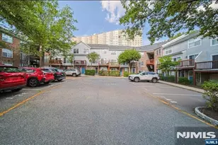 240 Village Circle Dr 1131, Fort Lee, NJ 07024 - Photo 21