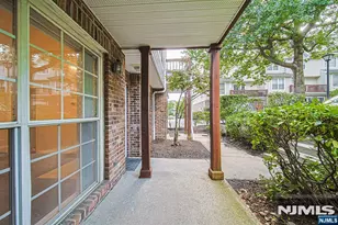 240 Village Circle Dr 1131, Fort Lee, NJ 07024 - Photo 3