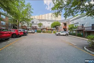 240 Village Circle Dr 1131, Fort Lee, NJ 07024 - Photo 21
