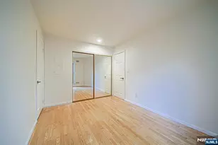 240 Village Circle Dr 1131, Fort Lee, NJ 07024 - Photo 9