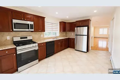 44 Delia Boulevard B #B, Palisades Park, NJ 07650 - Photo 7