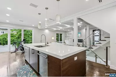 14 Valley Place, Edgewater, NJ 07020 - Photo 11