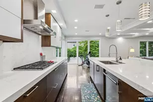 14 Valley Pl, Edgewater, NJ 07020 - Photo 13