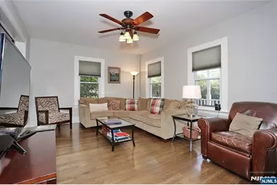 142 Wyckoff Avenue, Waldwick, NJ 07463 - Photo 9
