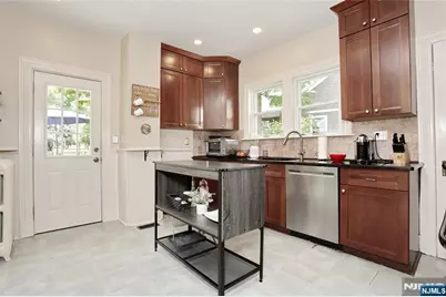 142 Wyckoff Avenue, Waldwick, NJ 07463 - Photo 15