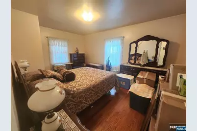 499 Jauncey Avenue, Lyndhurst Township, NJ 07071 - Photo 15