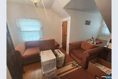 499 Jauncey Avenue, Lyndhurst Township, NJ 07071 - Photo 21