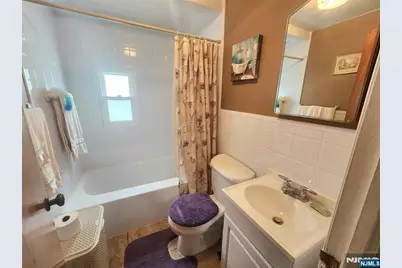 499 Jauncey Avenue, Lyndhurst Township, NJ 07071 - Photo 23