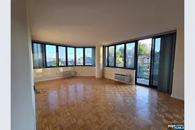 100 Carlyle Drive C04J #C04J, Cliffside Park, NJ 07010 - Photo 5