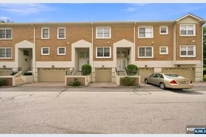 31 Grand Cove Way E31 #E31, Edgewater, NJ 07020 - Photo 25