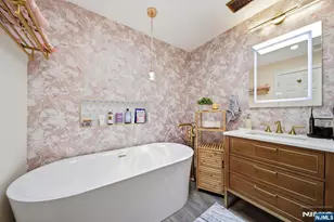 31 Grand Cove Way E31, Edgewater, NJ 07020 - Photo 17