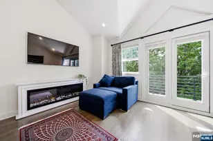 31 Grand Cove Way E31, Edgewater, NJ 07020 - Photo 13