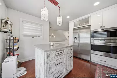 31 Grand Cove Way E31 #E31, Edgewater, NJ 07020 - Photo 5