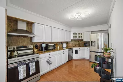 1055 River Road 312 #312, Edgewater, NJ 07020 - Photo 9