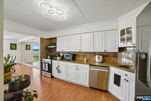 1055 River Road 312, Edgewater, NJ 07020 - Photo 11