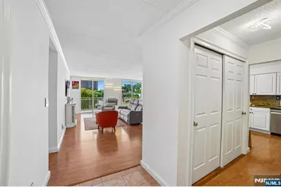 1055 River Road 312 #312, Edgewater, NJ 07020 - Photo 3