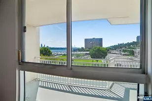 1055 River Road 312, Edgewater, NJ 07020 - Photo 23