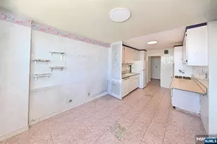 2200 N Central Road 14T, Fort Lee, NJ 07024 - Photo 9