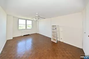 2200 N Central Road 14T, Fort Lee, NJ 07024 - Photo 15