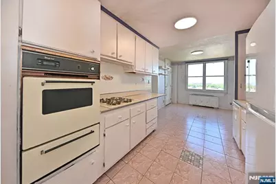 2200 N Central Road 14T #14T, Fort Lee, NJ 07024 - Photo 11