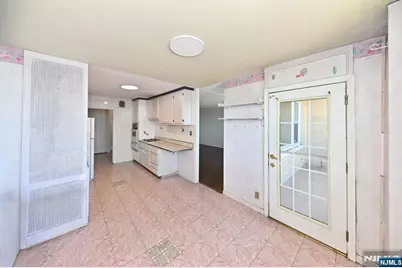 2200 N Central Road 14T #14T, Fort Lee, NJ 07024 - Photo 13