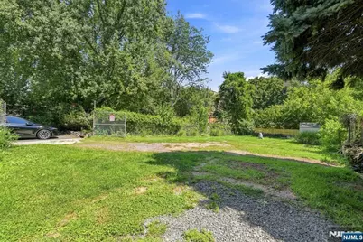 30 De Kalb Avenue, Jersey City, NJ 07306 - Photo 11