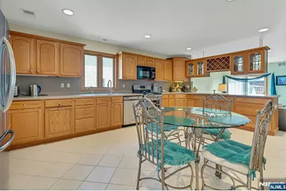 214 Van Buren Street, Lyndhurst Township, NJ 07071 - Photo 11