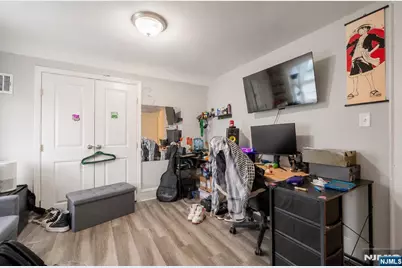 52 Thomas, Bloomfield, NJ 07003 - Photo 23