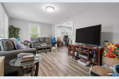 52 Thomas, Bloomfield, NJ 07003 - Photo 5