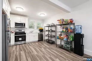 52 Thomas, Bloomfield, NJ 07003 - Photo 3
