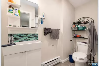 52 Thomas, Bloomfield, NJ 07003 - Photo 25