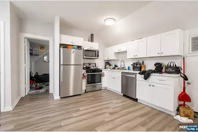 52 Thomas, Bloomfield, NJ 07003 - Photo 21