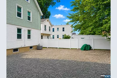 52 Thomas, Bloomfield, NJ 07003 - Photo 37