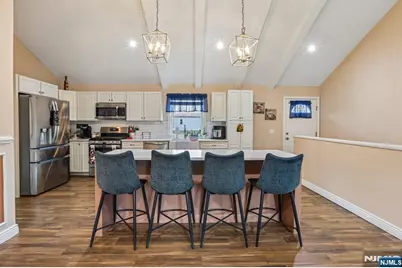 114 Hobart Avenue, Rutherford, NJ 07070 - Photo 9