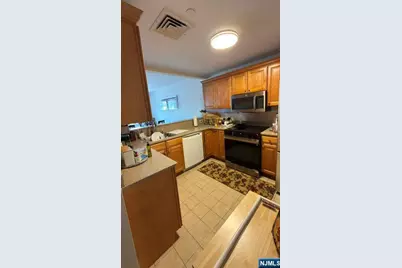 53 W Palisade Avenue 410 #410, Englewood, NJ 07631 - Photo 15