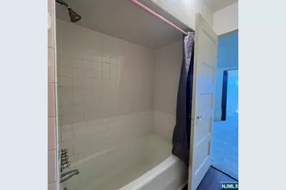 51 Clinton Avenue, Bergenfield, NJ 07621 - Photo 13