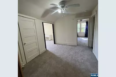 51 Clinton Avenue, Bergenfield, NJ 07621 - Photo 5