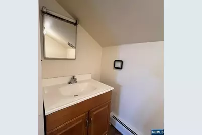 51 Clinton Avenue, Bergenfield, NJ 07621 - Photo 15