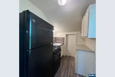 51 Clinton Avenue, Bergenfield, NJ 07621 - Photo 17