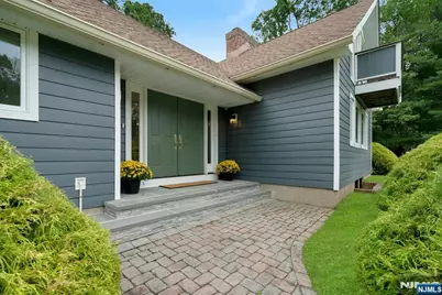 15 Candlestick Lane, Upper Saddle River, NJ 07458 - Photo 3