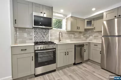 112 Pink Street, Hackensack, NJ 07601 - Photo 5