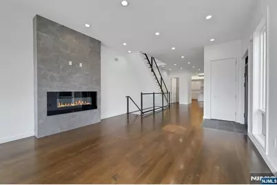 712 Undercliff Avenue, Edgewater, NJ 07020 - Photo 7